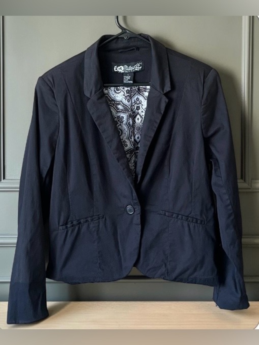 Authentic Brand Y2K Paisley Lined Black Cropped Silhouette Blazer Size Large